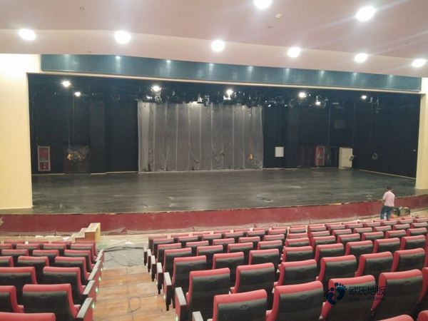 楓木體育館地板清潔保養
