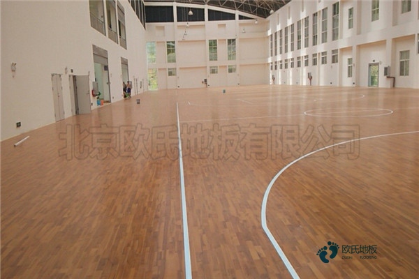 籃球運動木地板生產(chǎn)廠商1